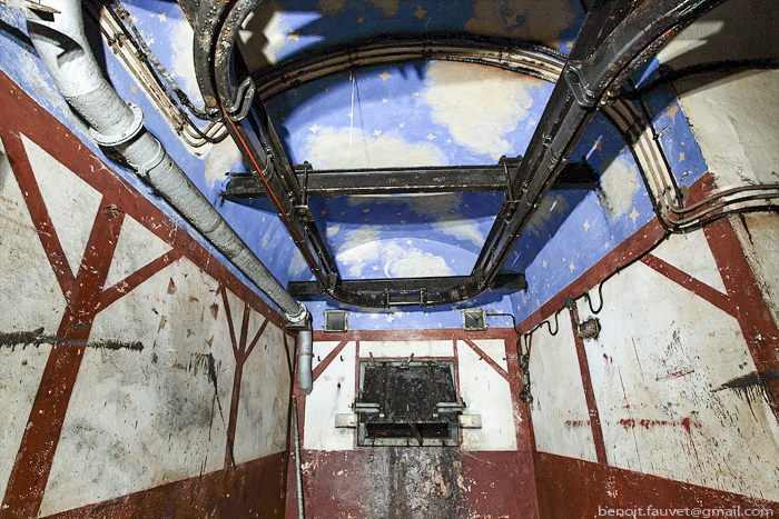 Ligne Maginot - BREHAIN - A6 - (Ouvrage d'artillerie) - Bloc 4
Peinture murale dans le local de récupération des douilles - FAUVET Benoît