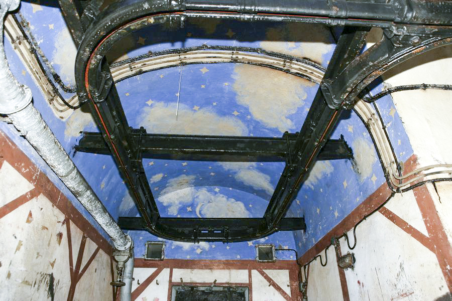 Ligne Maginot - BREHAIN - A6 - (Ouvrage d'artillerie) - Bloc 4
Peinture murale dans le local de récupération des douilles de l'un des blocs d'artillerie - HUYGEN Georges