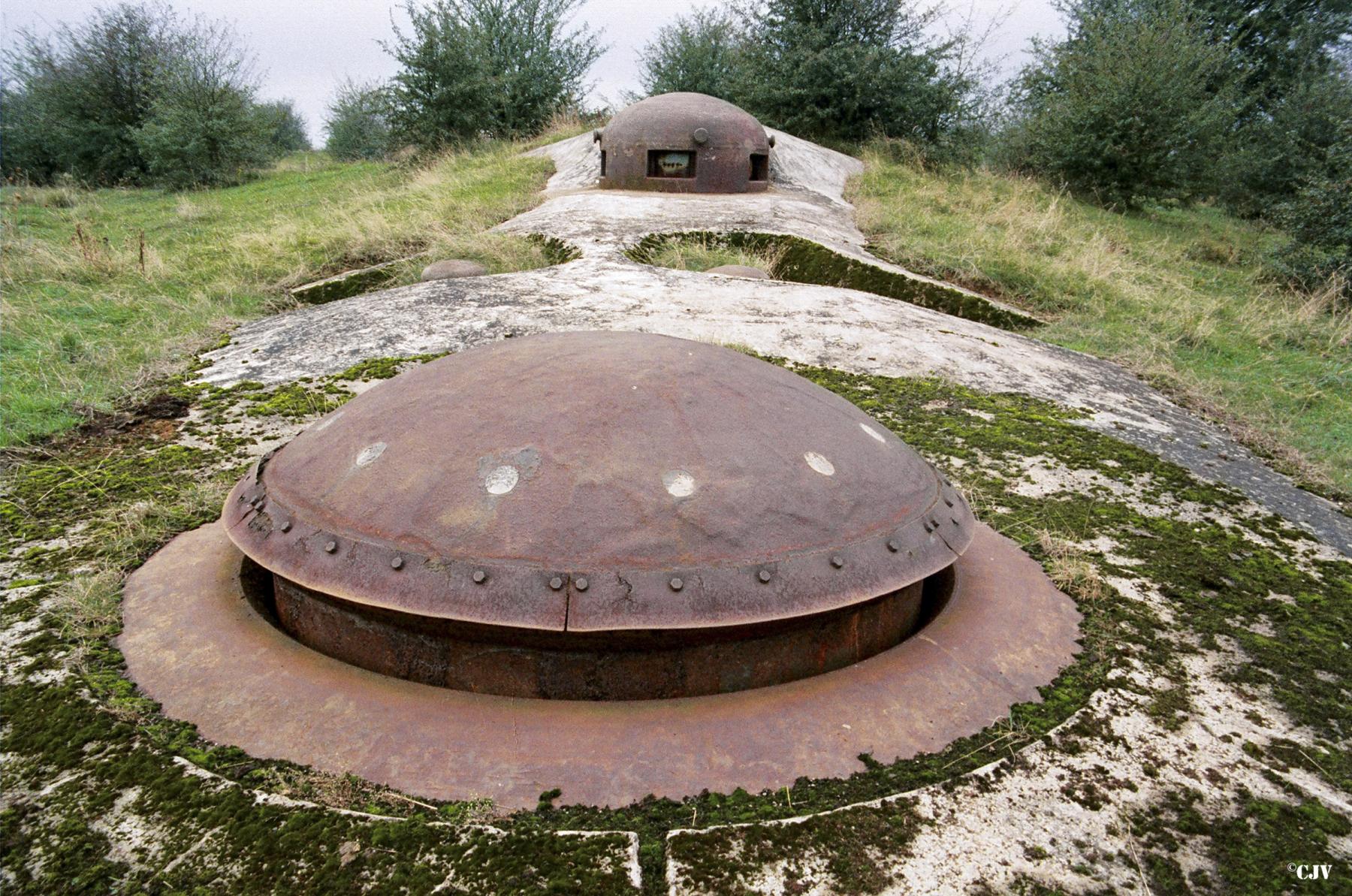 Ligne Maginot - BREHAIN - A6 - (Ouvrage d'artillerie) - Bloc 2
Tourelle de mitrailleuses - Lia VERMEULEN