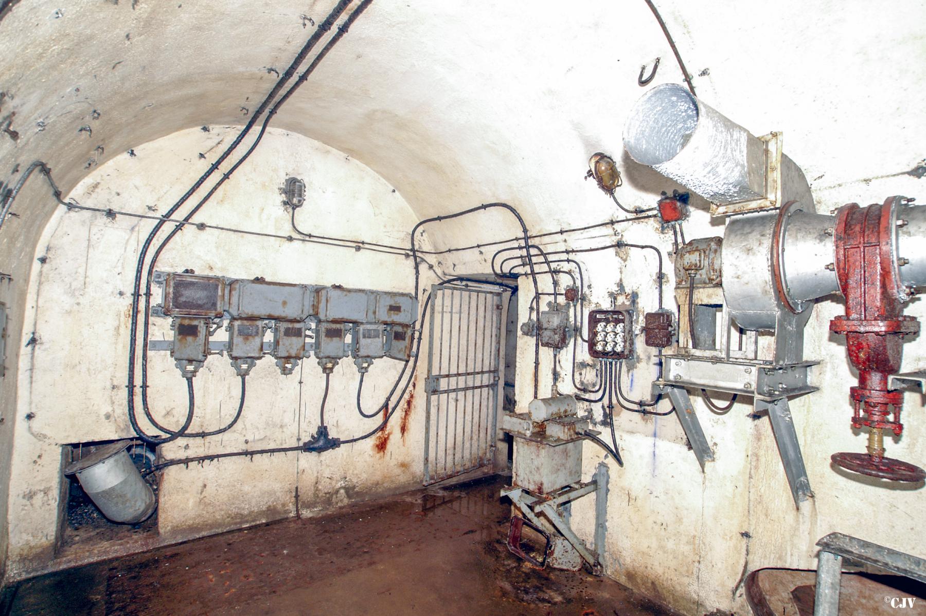 Ligne Maginot - BREHAIN - A6 - (Ouvrage d'artillerie) - Bloc 2
Local de ventilation du bloc - Lia VERMEULEN