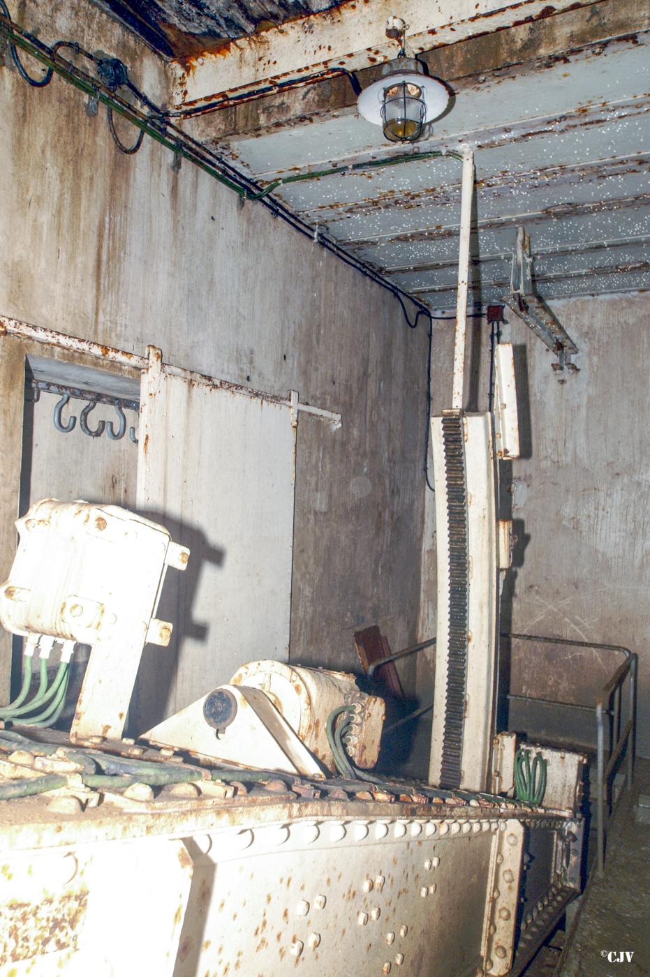 Ligne Maginot - BREHAIN - A6 - (Ouvrage d'artillerie) - Bloc 5
La tourelle - Lia VERMEULEN