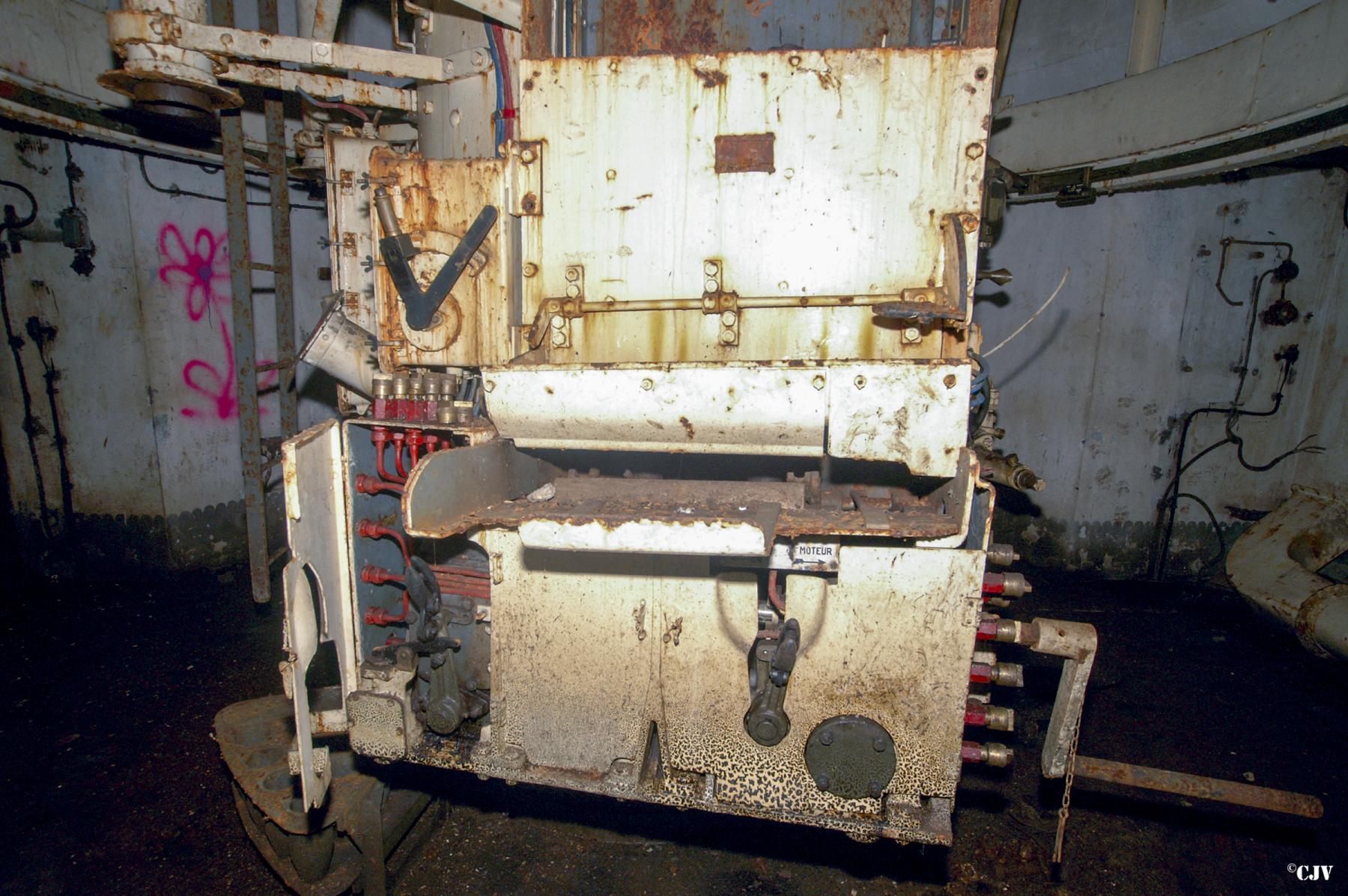 Ligne Maginot - BREHAIN - A6 - (Ouvrage d'artillerie) - Bloc 6
La tourelle - Lia VERMEULEN