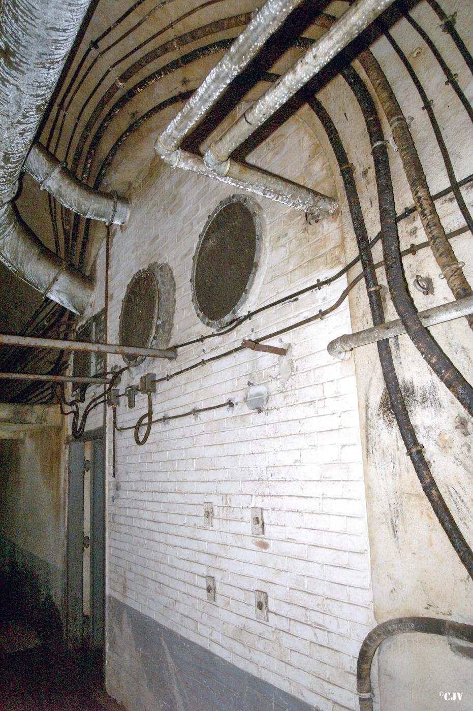 Ligne Maginot - BREHAIN - A6 - (Ouvrage d'artillerie) - Caserne
Prise d'air dans le galerie - Lia VERMEULEN
