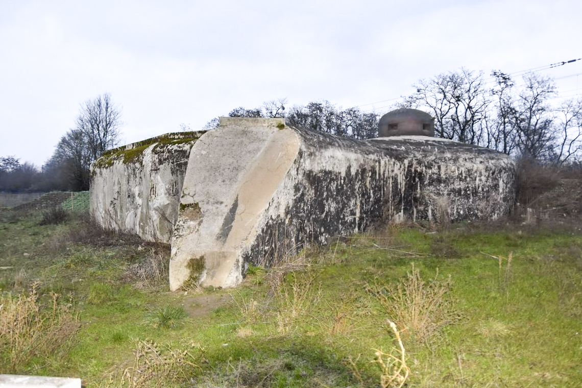 Ligne Maginot - 83 - SIERENTZ VOIE FERREE OUEST - (Casemate d'infanterie - Simple) - Vue coté sud. - Daniel Froehly