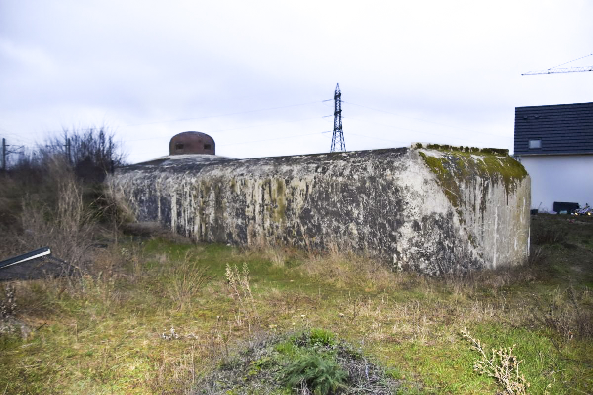 Ligne Maginot - 83 - SIERENTZ VOIE FERREE OUEST - (Casemate d'infanterie - Simple) - Vue coté Est. - Daniel Froehly