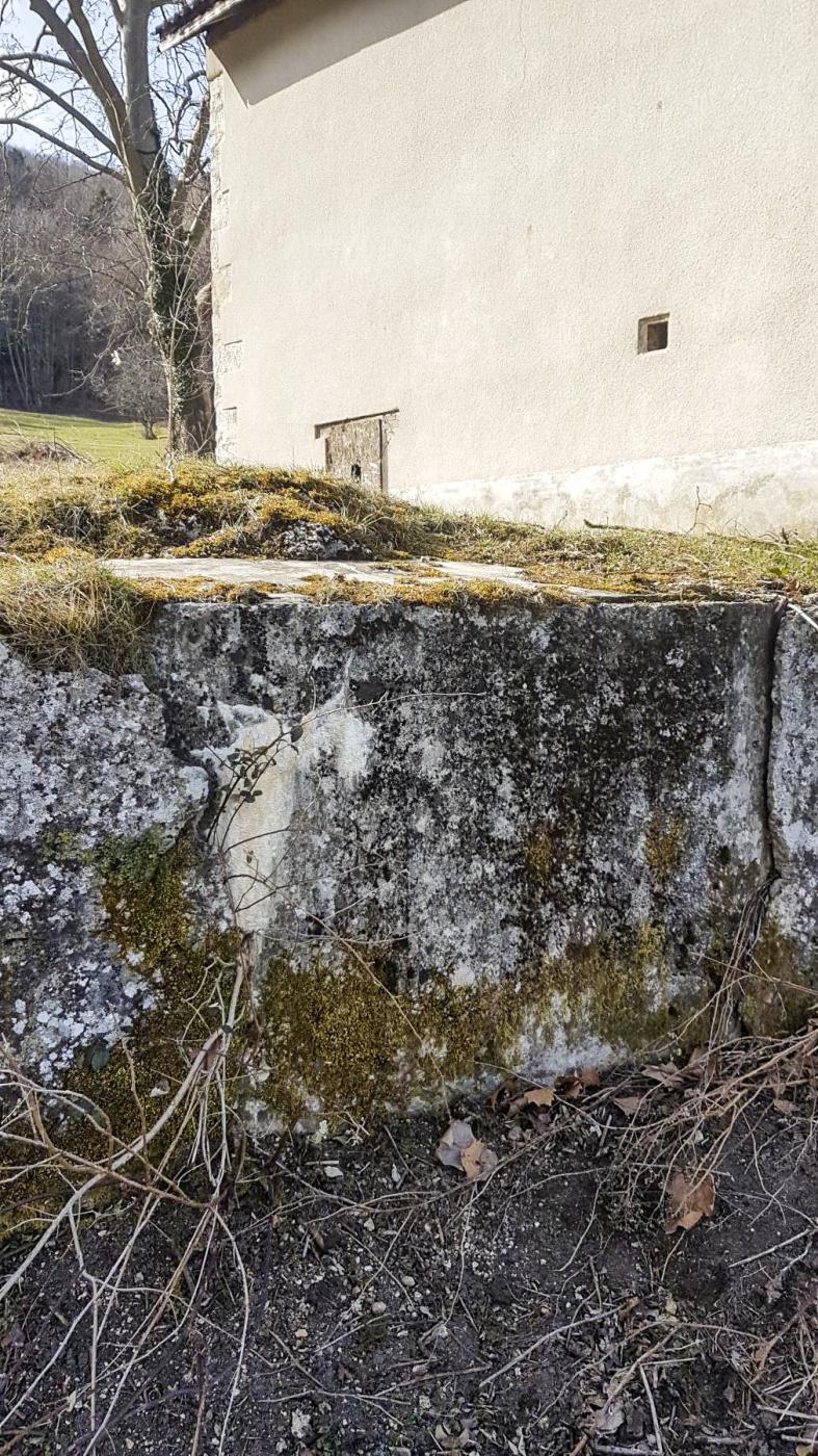 Ligne Maginot - 38 - LA TOUPE OUEST - (Blockhaus pour arme infanterie) - Ouvrage intégré dans le mur et enseveli. - Dirknet