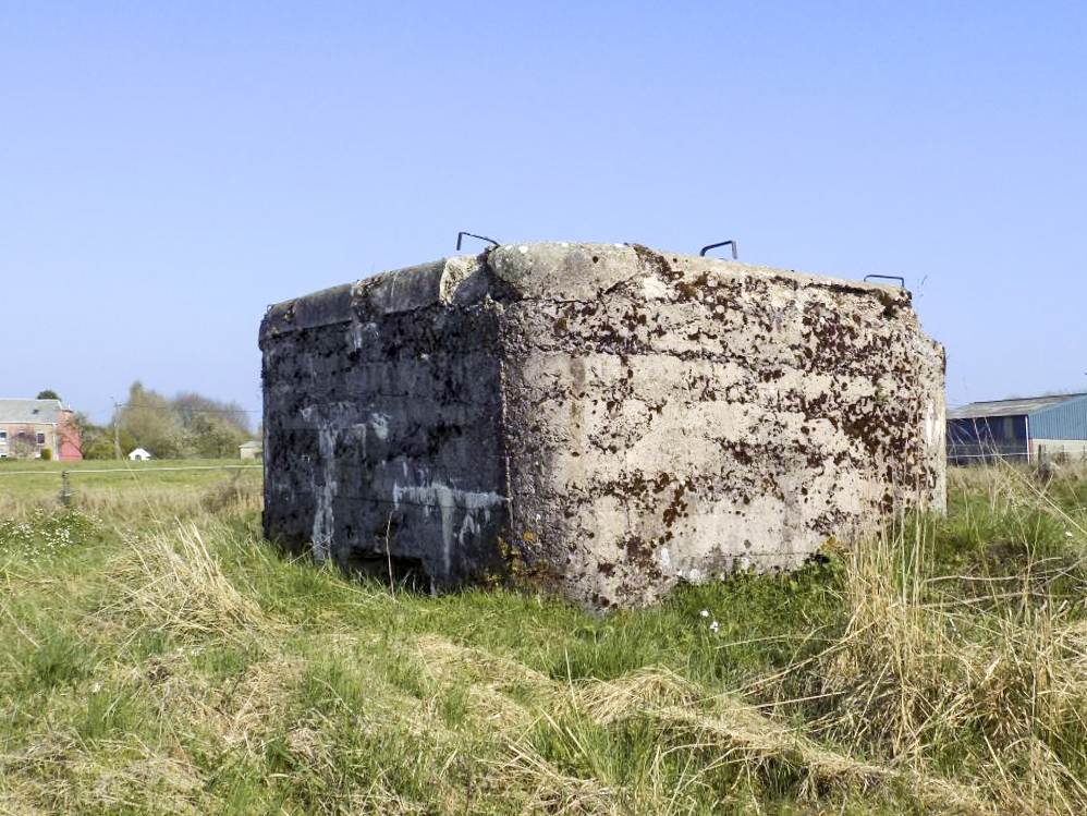 Ligne Maginot - BA91 - LE BOCHET NORD - (Blockhaus pour canon) - Faces frontale et gauche - R Tucker
