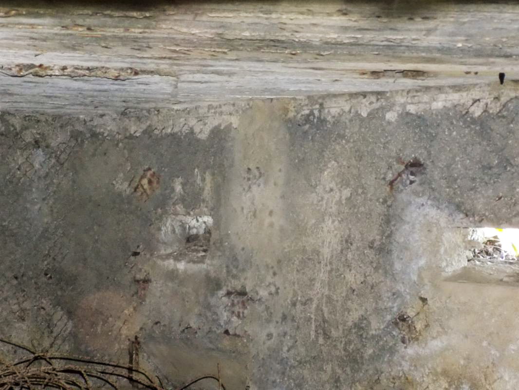 Ligne Maginot - BA94 - LE COUVENT - (Blockhaus pour canon) - Face gauche, les deux créneaux Hotchkiss - R Tucker