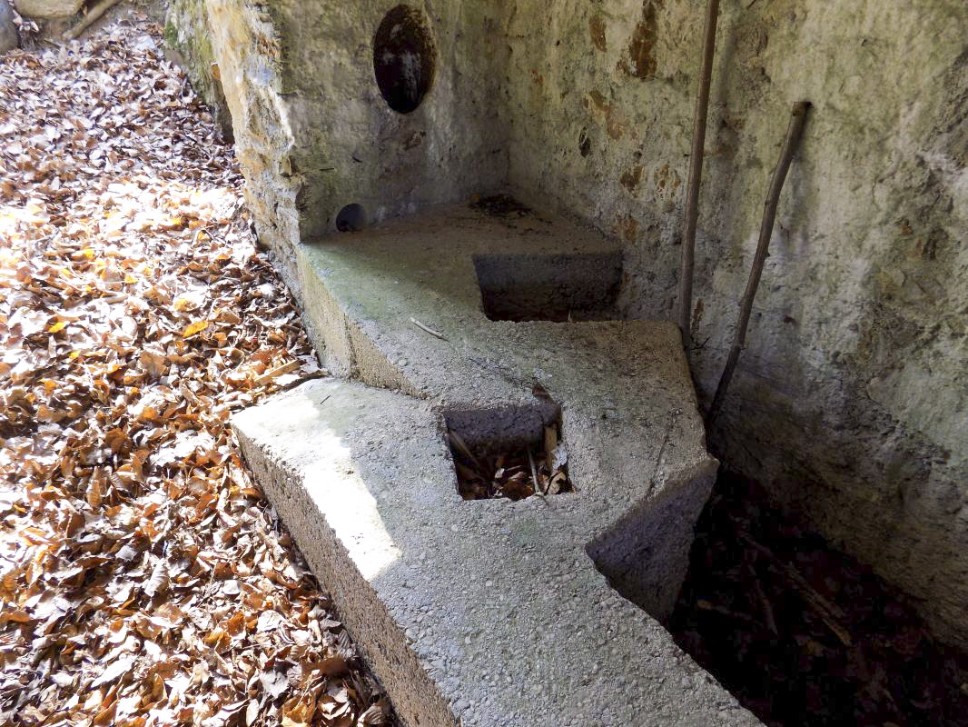 Ligne Maginot - BA105 - ROUTE DE REVIN 2 - (Blockhaus pour canon) - Facilité pour deux types de canon AC - R Tucker