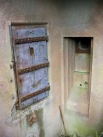 Ligne Maginot - BOIS DE KANFEN - X5 - (Abri) - Entrée de l'abri et créneau FM de défense rapprochée