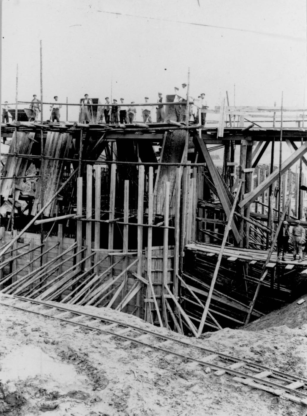 Ligne Maginot - BREITENACKER NORD et SUD - (Casemate d'infanterie - Simple) - Chantier de construction
Entreprise Dietsch
Bétonnage du radier - Inconnu