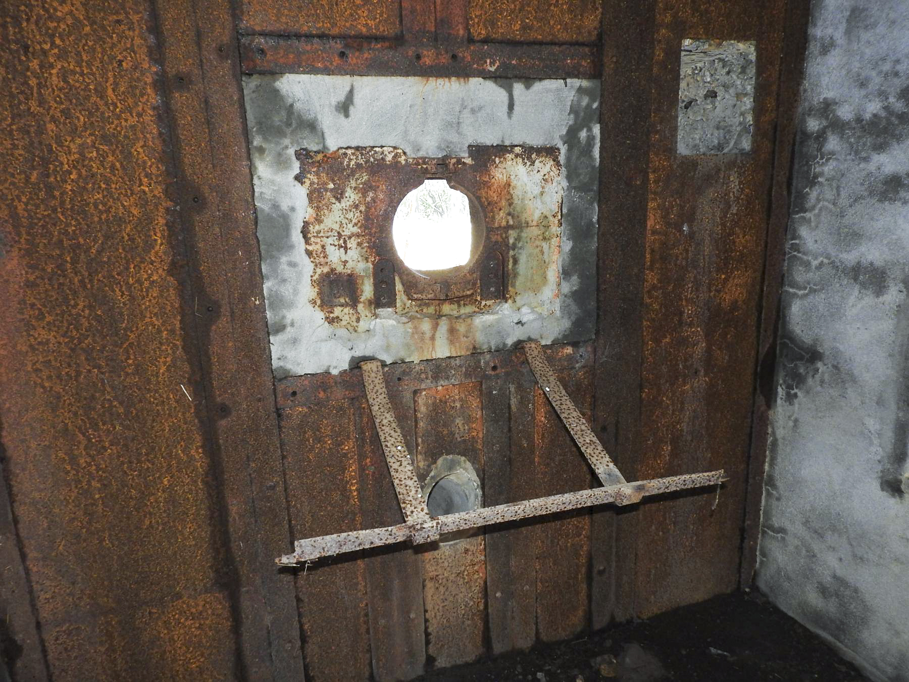 Ligne Maginot - MC13B - MC14 - (Casemate d'infanterie - double) - La chambre de tir mitrailleuse Est. - STENGER Mathieu
