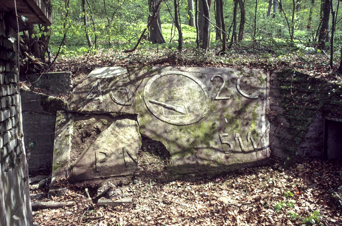 Ligne Maginot - GUERSTLING SUD - (Poste GRM - Maison Forte) - Insignes à l'arrière du poste - ammagsdr