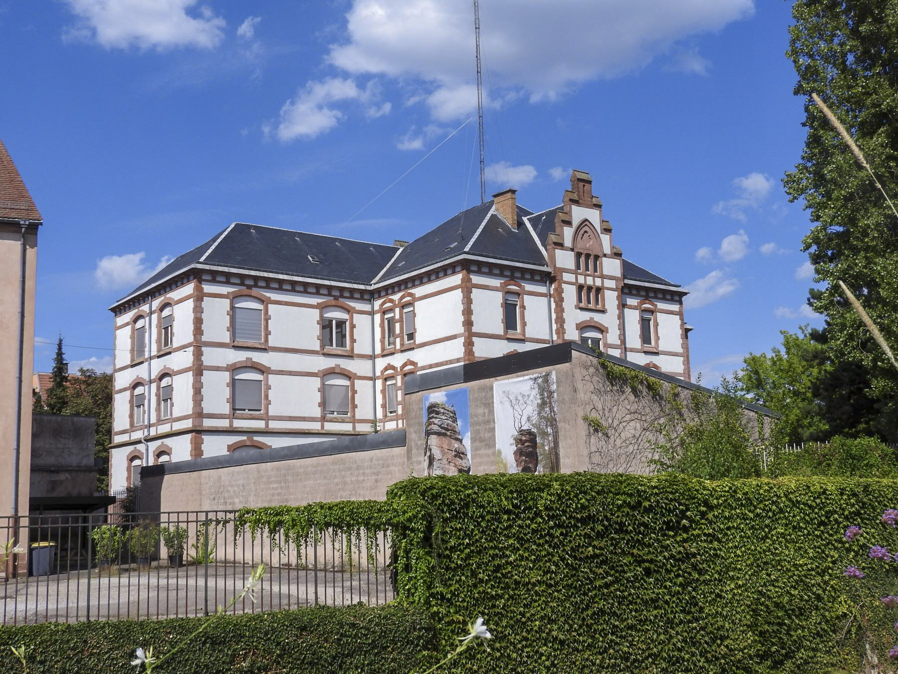 Ligne Maginot - QUARTIER AIME - (Camp de sureté) - Le casernement troupe qui est actuellement l'hôtel de police de la ville. - STENGER Mathieu