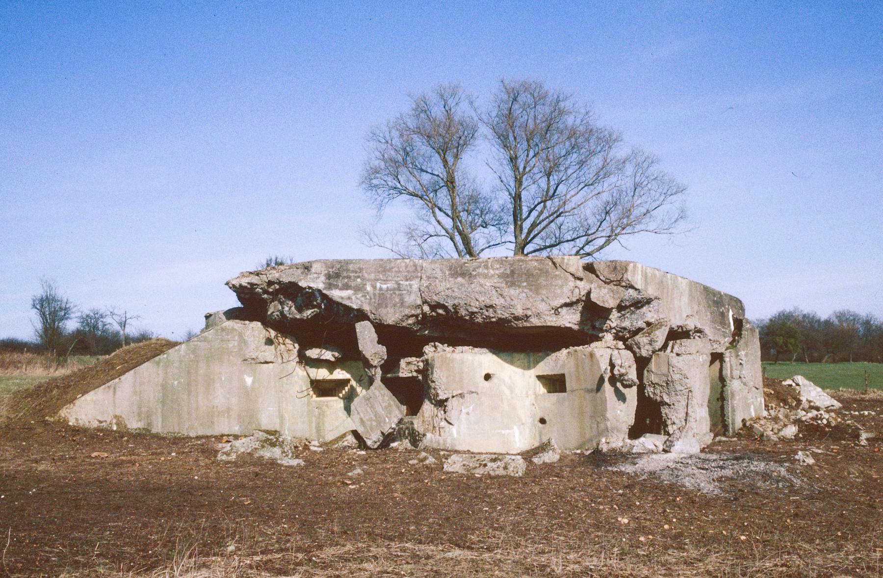 Ligne Maginot - AC3B - MC15  - BIDING NORD - (Casemate d'artillerie) -  - MANSUY Michel