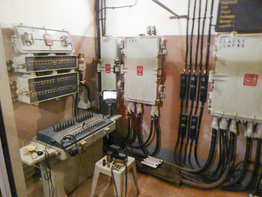 Ligne Maginot - BOCKANGE - X31 (QUARTIER VALMUNSTER - I/162°RIF) - (Abri) - Central téléphonique -  ELLENA-CUNY