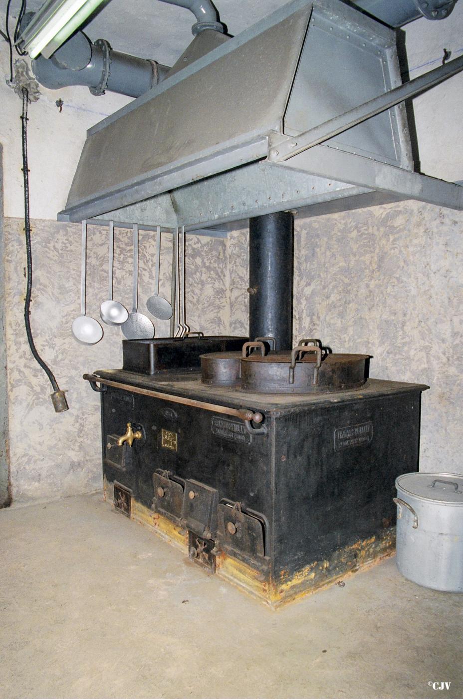 Ligne Maginot - BOCKANGE - X31 (QUARTIER VALMUNSTER - I/162°RIF) - (Abri) - La cuisine - Lia VERMEULEN