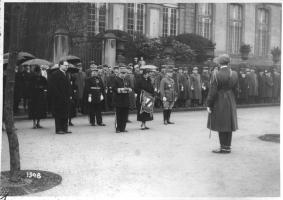 Ligne Maginot - 172° RIF - Remise d'un fanion par les Dames de Strasbourg en présence de M. Roblot, préfet du Bas-Rhin devant l'hôtel de ville de Strasbourg, place Broglie
Mars 1937