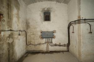 Ligne Maginot - VULMIS OU VULMIX - (Position d'artillerie préparée) - PC de la batterie
Central tir installé dans l'ancien magasin à poudre caverne
