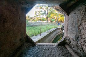 Ligne Maginot - HESTROFF - X29 - (Abri) - Fossé diamant vu à travers le créneau de flanquement opposé