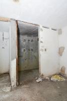 Ligne Maginot - GAEL (161° RIF) - (PC de Sous-Secteur) - Coté artillerie
A droite, le local abritant le central. A gauche, l'une des cabines pour messages