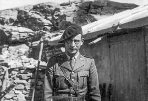 Ligne Maginot - REDOUTE RUINEE - (Ouvrage d'infanterie) - L'avant poste le 02 juillet 1940
Le SLt DESSERTAUX, commandant l'avant poste