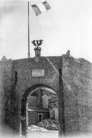 Ligne Maginot - REDOUTE RUINEE - (Ouvrage d'infanterie) - L'avant poste en juillet 1940
Le drapeau français flotte sur le fronton d'entrée