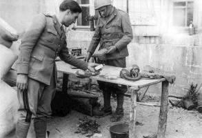 Ligne Maginot - REDOUTE RUINEE - (Ouvrage d'infanterie) - L'avant poste le 02 juillet 1940
Les italiens prennent possession de l'avant poste et de ses équipements.