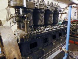 Ligne Maginot - BOUSSE - A24 - (Ouvrage d'infanterie) - La centrale électrique
Groupes électrogènes à moteur SMIM type 4 SR 18 de 85 CV