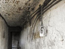 Ligne Maginot - TRESSANGE - C32 - (Casemate d'infanterie - Simple) - Des vestiges de l'éclairage.