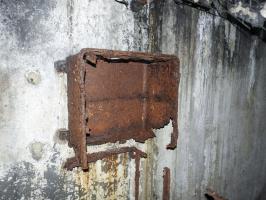 Ligne Maginot - GROS BOIS - C35 - (Casemate d'infanterie - Simple) - Les restes d'un boitier.