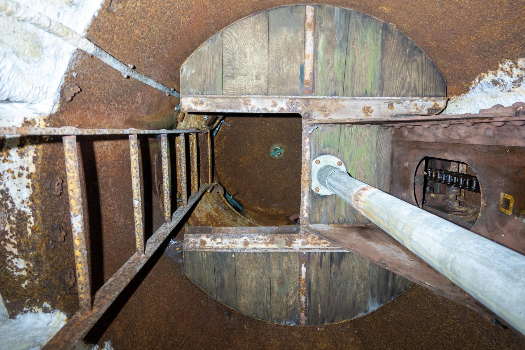 Ligne Maginot - HUBERBUSCH NORD  - C58 - (Casemate d'infanterie - Simple) - Etage supérieur
Cloche GFM - Michel Teiten