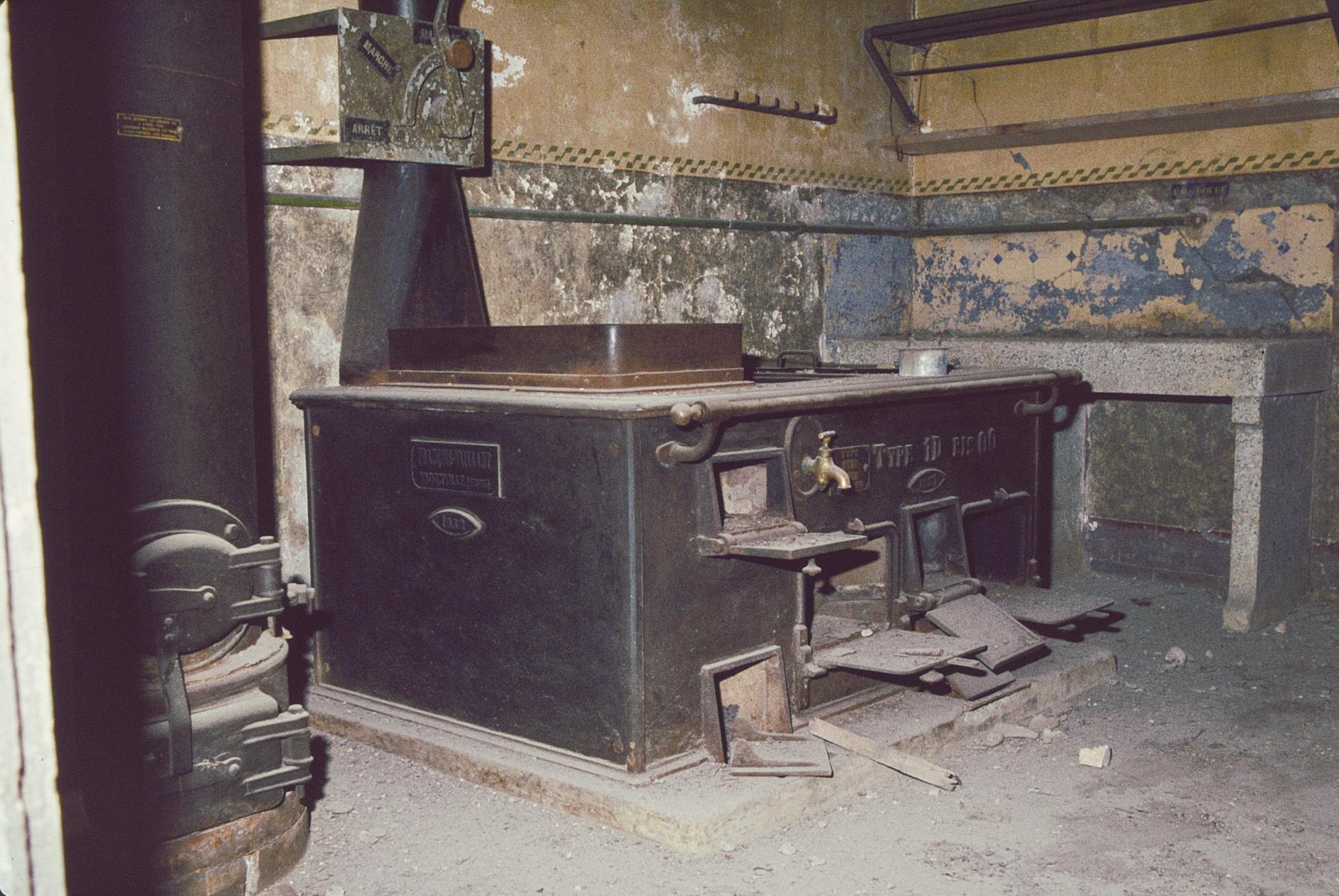Ligne Maginot - BOIS DE KANFEN - X5 - (Abri) - La cuisinière - MANSUY Michel