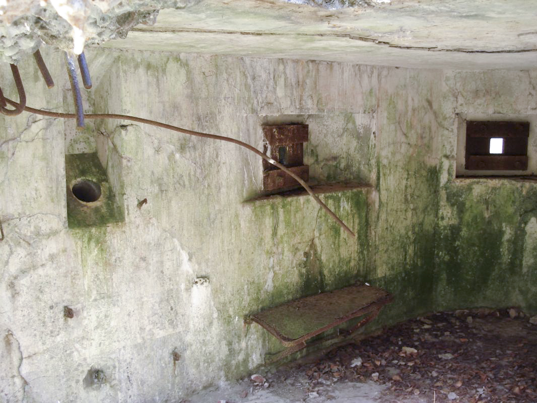 Ligne Maginot - MF20 - W - BOUCHON DES RAPPES - (Poste GRM - Maison Forte) - L'intérieur face gauche - R Tucker