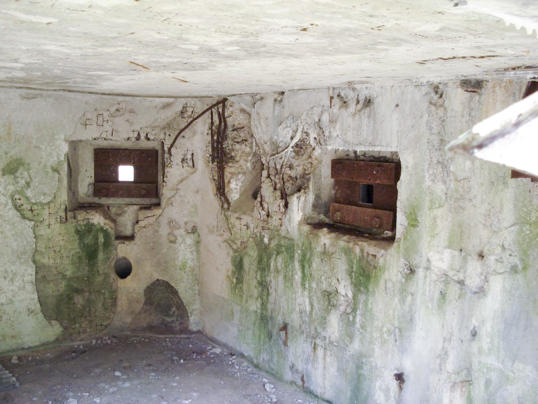 Ligne Maginot - MF20 - W - BOUCHON DES RAPPES - (Poste GRM - Maison Forte) - L'intérieur face droite - R Tucker