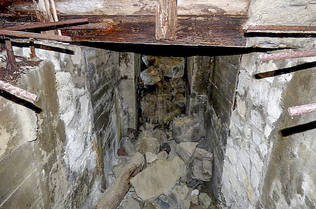 Ligne Maginot - HELFEDANGE - GUINGLANGE (SF FAULQUEMONT) - (PC de Secteur) - Galerie de liaison entre le PC du temps de guerre et PC du temps de paix          - Sylvie Laure LAMBERT