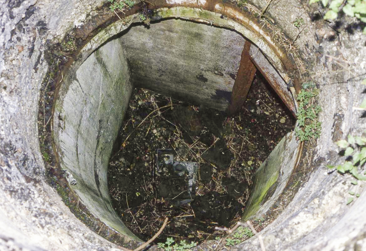 Ligne Maginot - HAUT DE L'ANGUILLE OUEST -  C3 - (Casemate d'infanterie) - Le puits de la cloche GFM - Valentin Hemmert