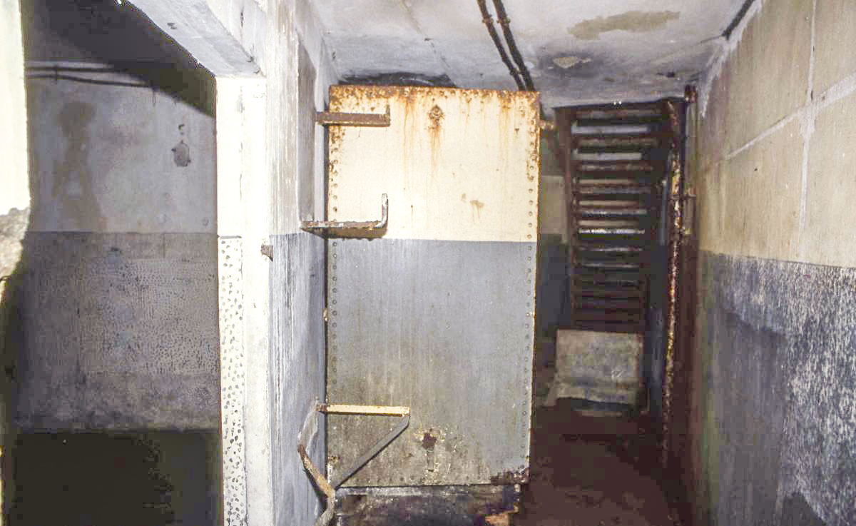 Ligne Maginot - BOIS DE TAPPE OUEST - C5 - (Casemate d'infanterie) - L'intérieur de la casemate - Valentin Hemmert