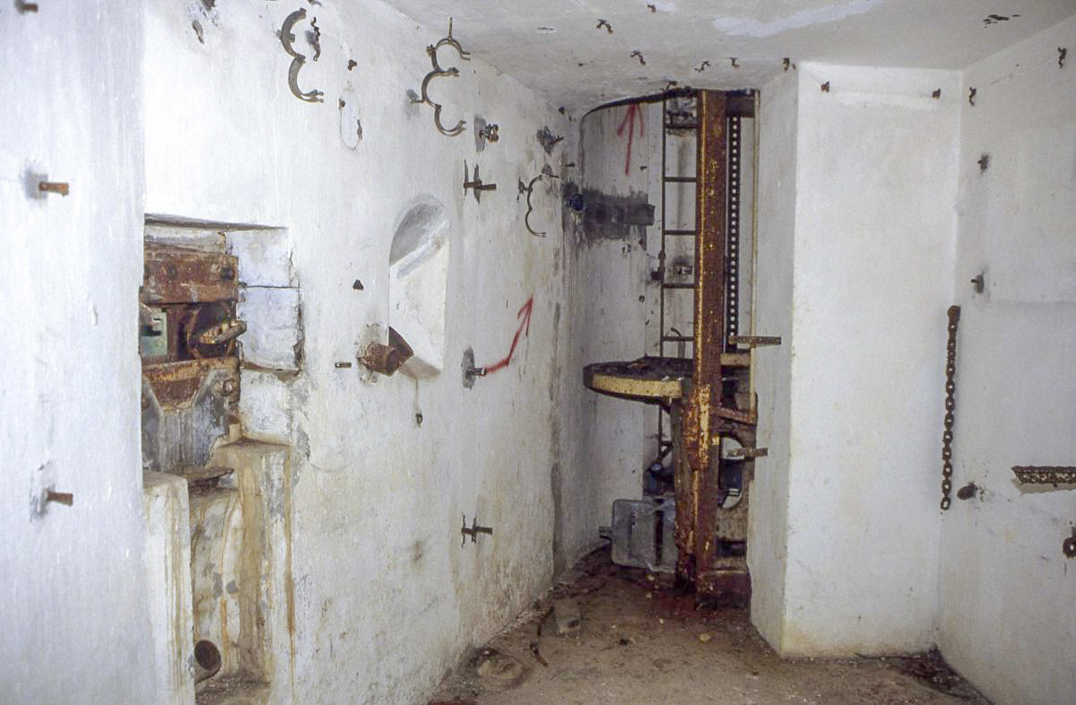Ligne Maginot - ERMITAGE SAINT QUENTIN - C7 - (Casemate d'infanterie - Simple) -  - Valentin Hemmert