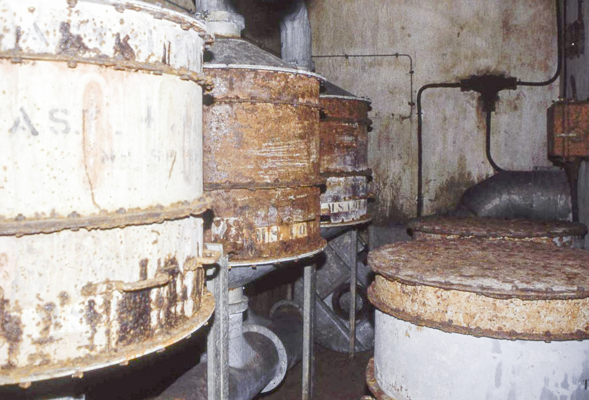 Ligne Maginot - CHENES BRULES - X23 - (Abri) - Salle de neutralisation des gaz, filtres SP 36 - Valentin Hemmert