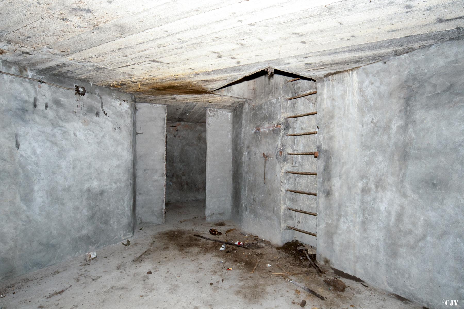 Ligne Maginot - BOIS D'OTTONVILLE - BCA1 - (Casemate d'artillerie) - Local pour le stockage des munitions - Lia VERMEULEN