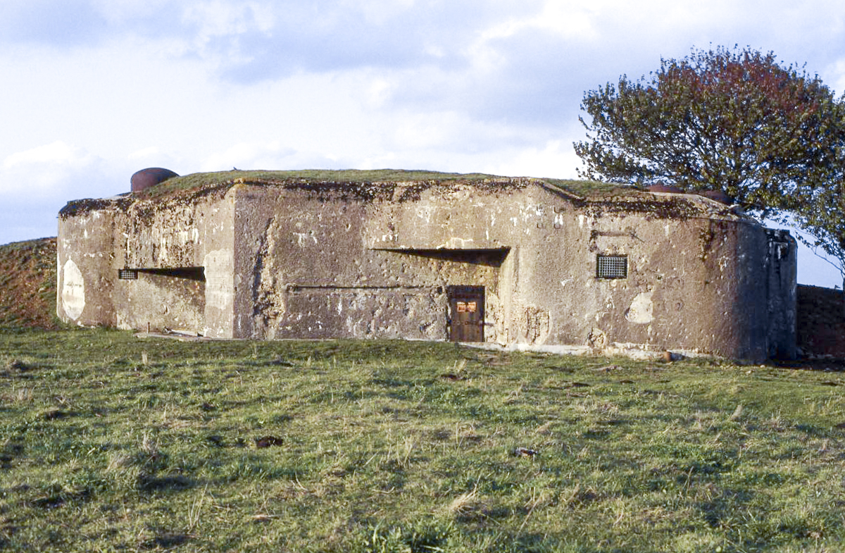 Ligne Maginot - CHENIERES EST - C12 - (Casemate d'infanterie - Double) -  - Valentin Hemmert
