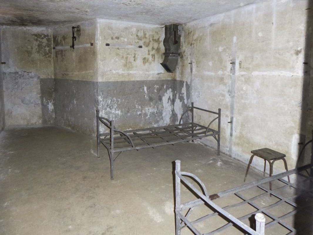 Ligne Maginot - MORFONTAINE - C14 - (Casemate d'infanterie - Double) - Chambrée -  ELLENA-CUNY