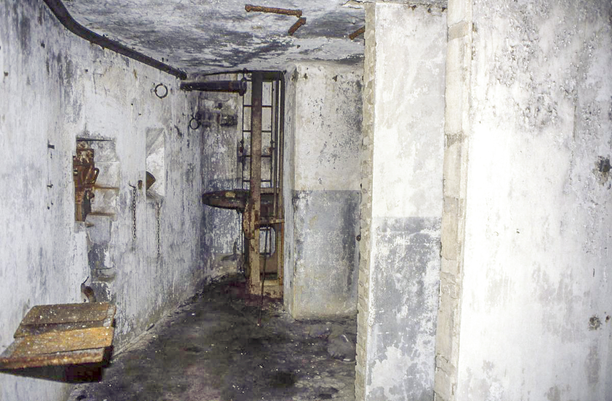 Ligne Maginot - VERBUSCH OUEST - C18 - (Casemate d'infanterie - Simple) - L'intérieur de la casemate - Valentin Hemmert
