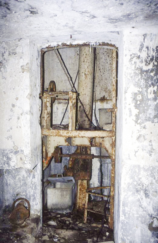 Ligne Maginot - VERBUSCH EST - C19 - (Casemate d'infanterie - Simple) - La cloche JM - Valentin Hemmert