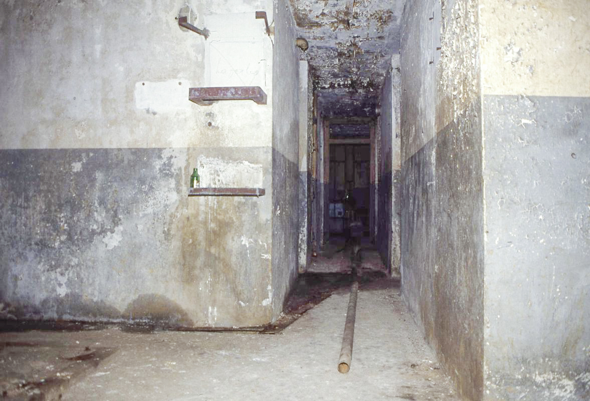 Ligne Maginot - BOURENE OUEST - C21 - (Casemate d'infanterie) - L'intérieur de la casemate - Valentin Hemmert