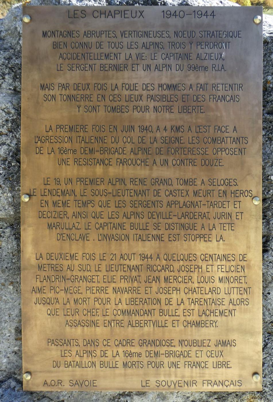 Ligne Maginot - LES CHAPIEUX - (Casernement) - Monument sur place - ELLENA Daniel - CUNY Philippe