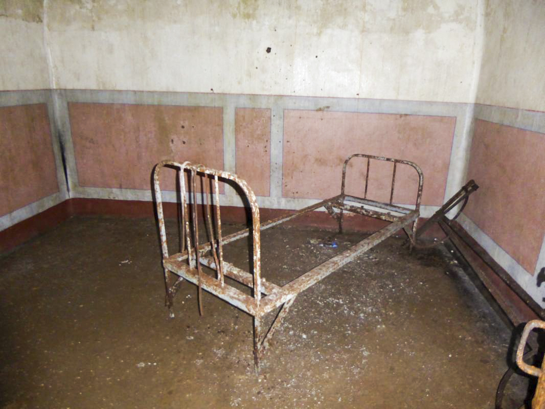 Ligne Maginot - ROTHERBERG - X30 (QUARTIER FREISTROFF - II/162°RIF) - (Abri) - Chambre d'officiers -  ELLENA-CUNY