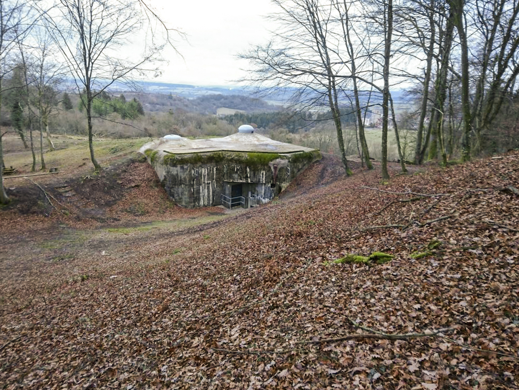 Ligne Maginot - CHENES BRULES - O4 - (Observatoire d'artillerie) - Façade de l'observatoire - Piérick