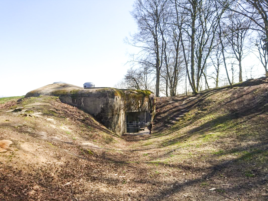 Ligne Maginot - CHENES BRULES - O4 - (Observatoire d'artillerie) - Façade de l'observatoire - Thomas Cailloux